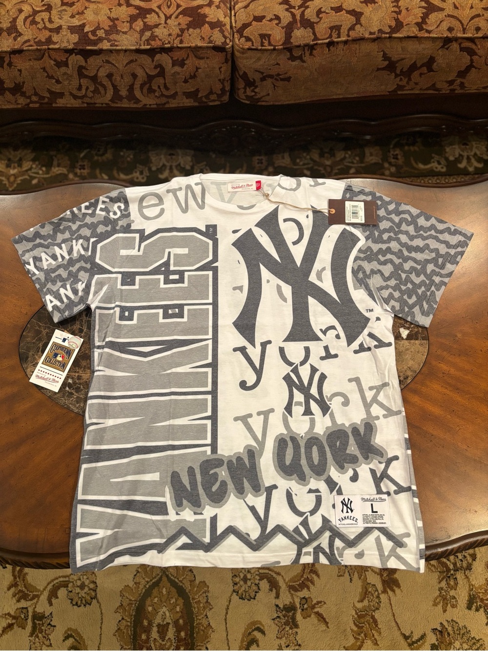 New York Yankees Mitchell & Ness Gray & White Graphic Tee Size Large